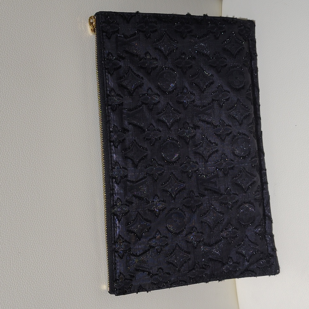 Like New! Rare Elegant Black Textured Louis Vuitton Clutch